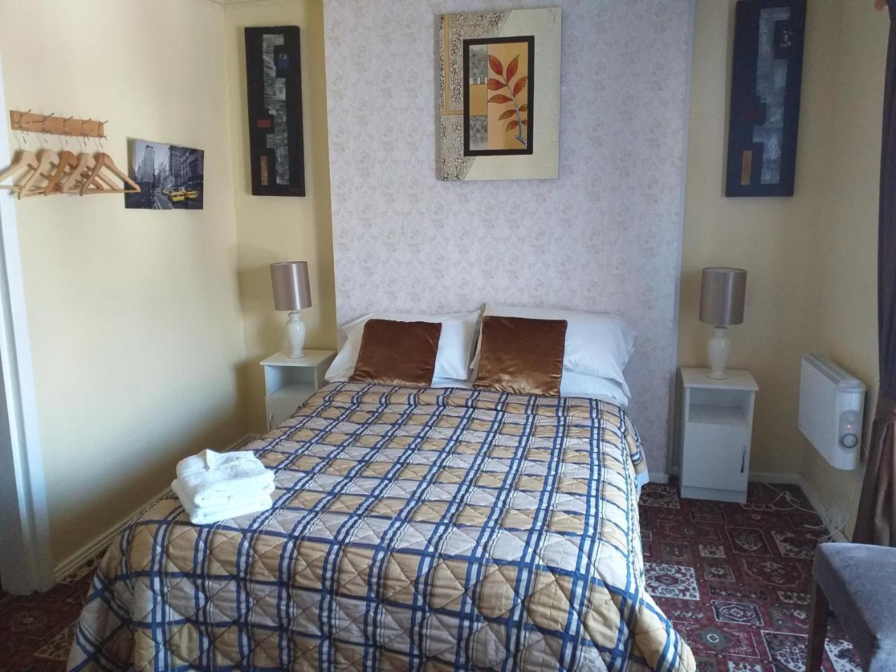 Dessie Imperial Bed & Breakfast Kilkenny
